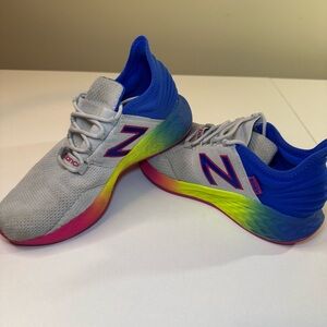 New Balance Fresh Foam Roav V1 Girls Size 4 Kids Rainbow Sole Shoes Sneakers